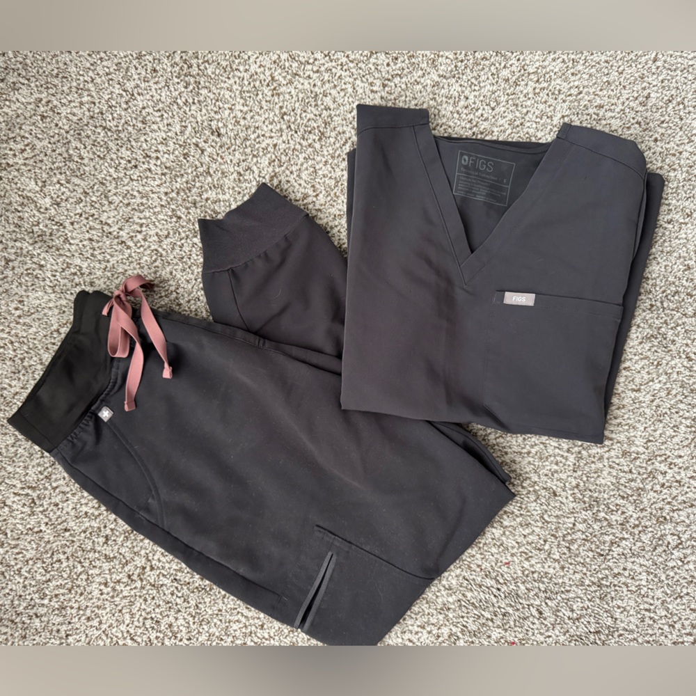 Figs Scrub Set